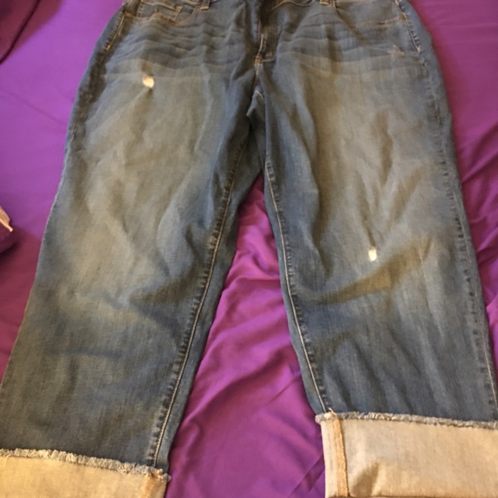 Mid rise straight boyfriend jeans
